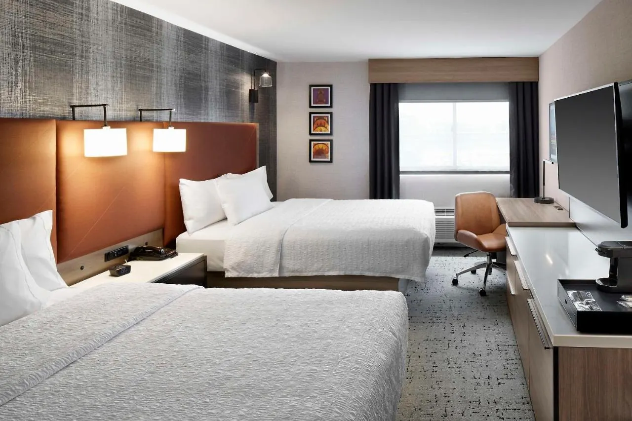 Hotel Hampton Inn Newark Airport