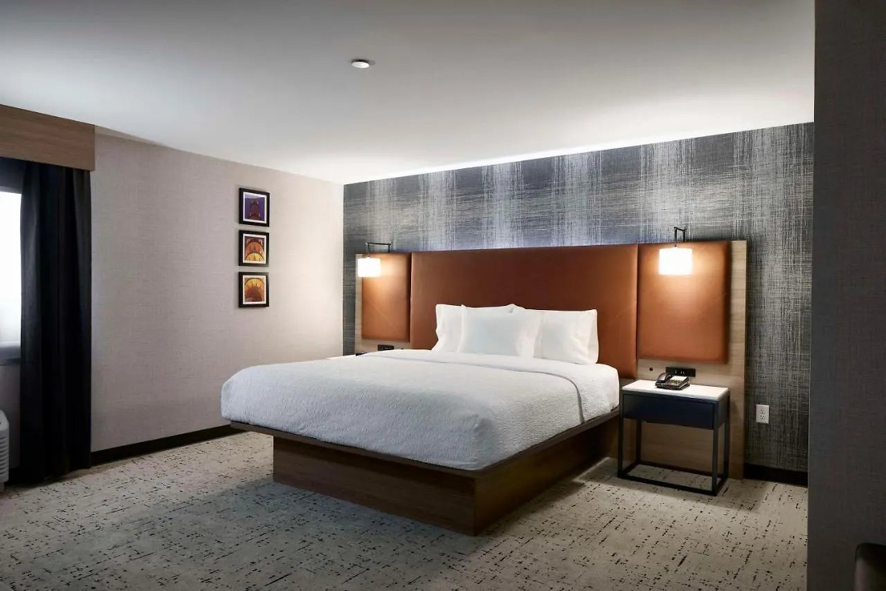 Hotel Hampton Inn Newark Airport