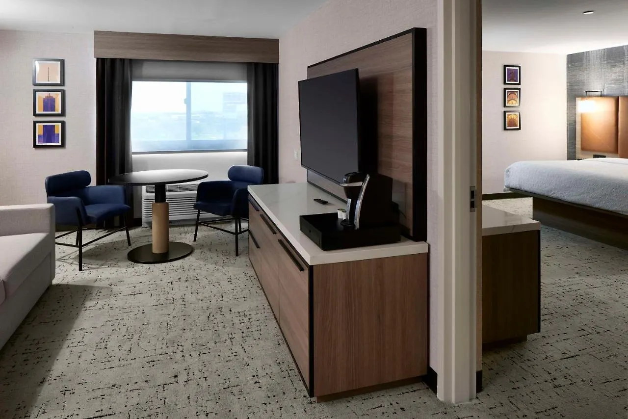 Hampton Inn Newark Airport Hotel