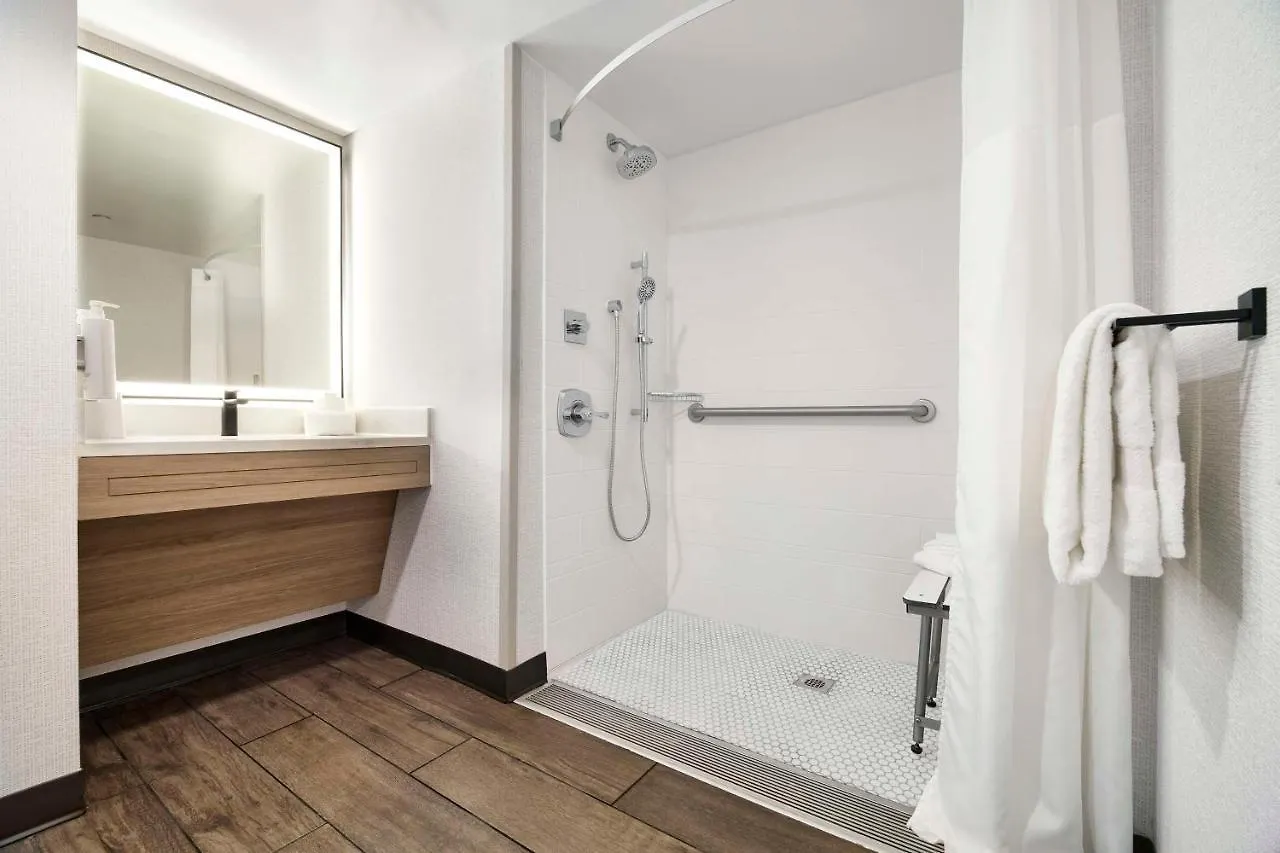 Hotel Hampton Inn Newark Airport