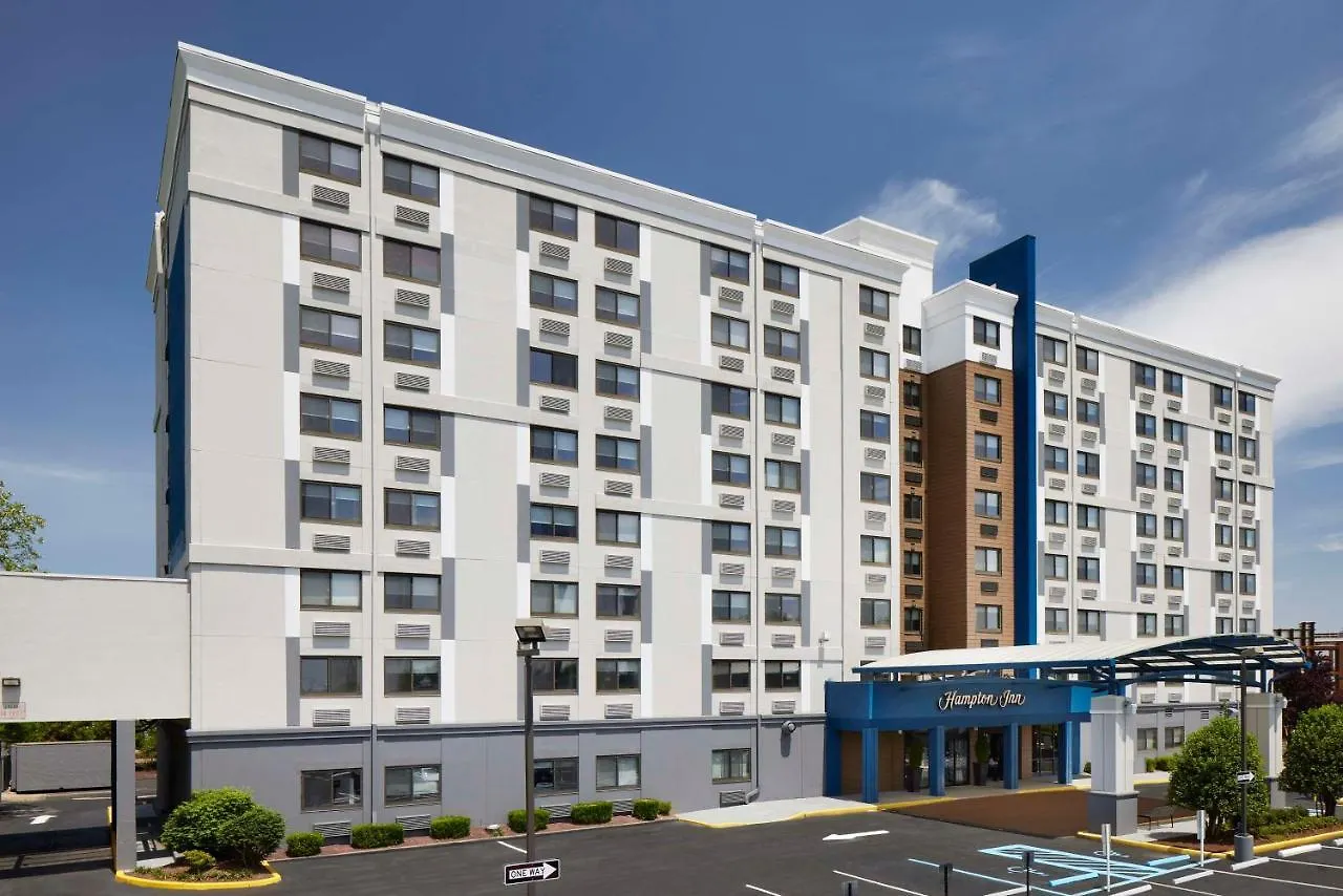 Hampton Inn Newark Airport location