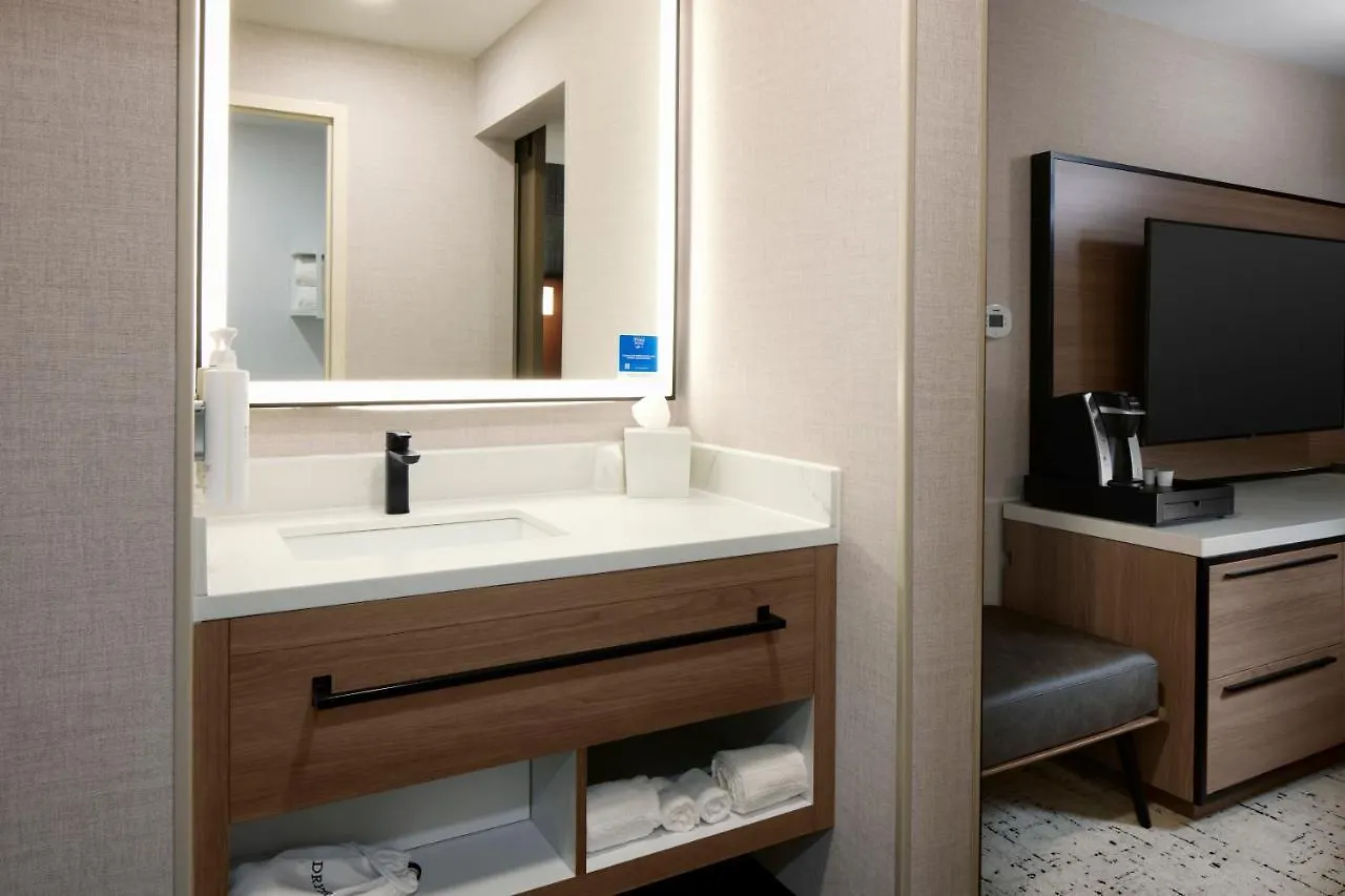 Hotel Hampton Inn Newark Airport