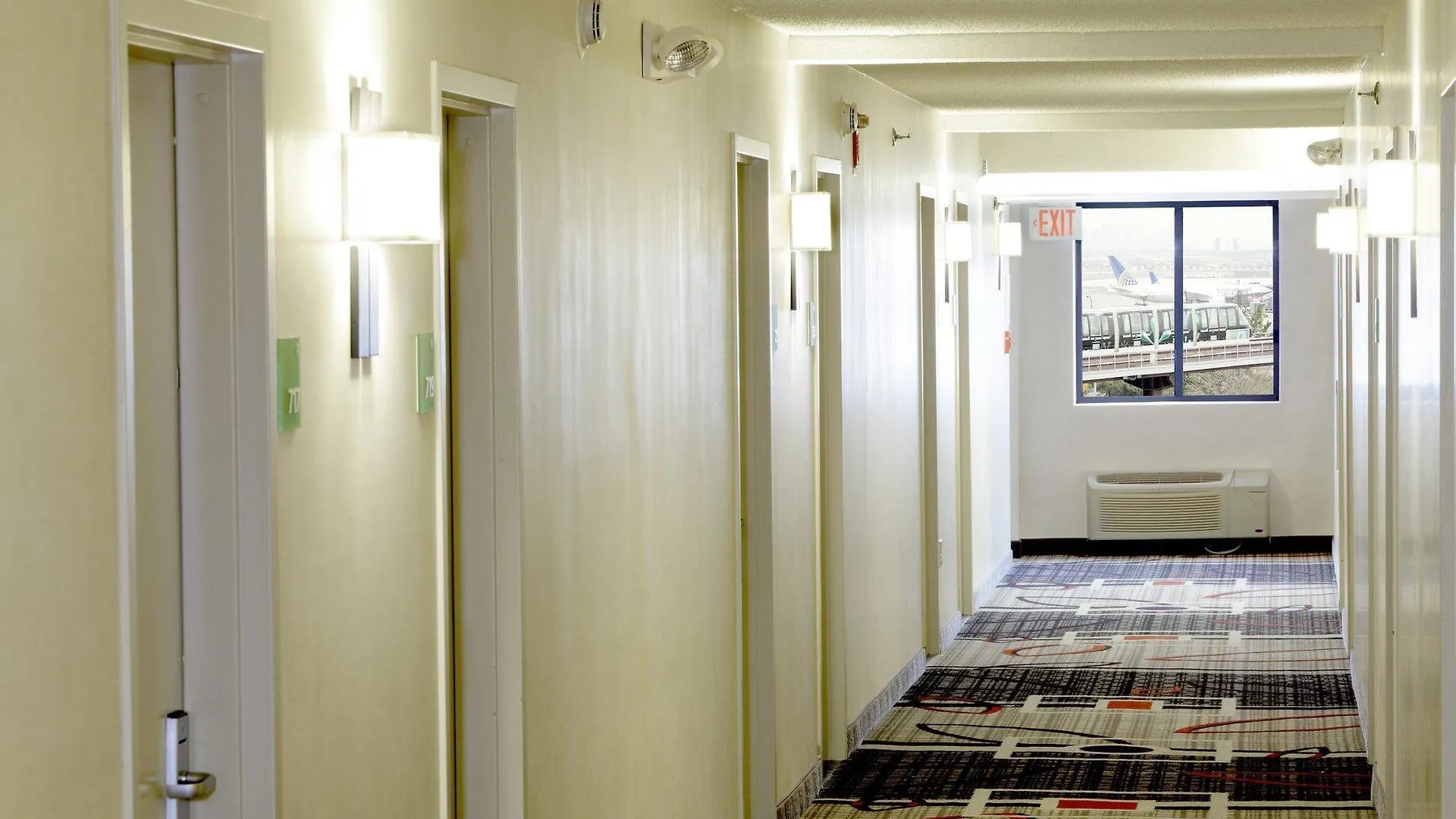 Hampton Inn Newark Airport Hotel