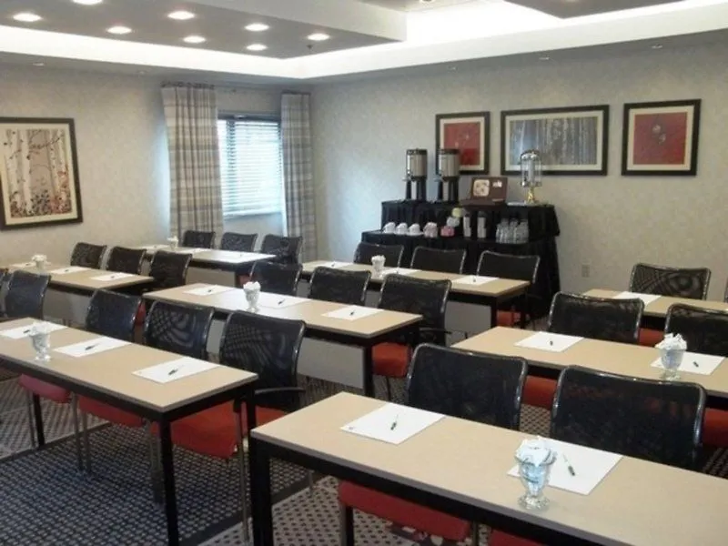 Hampton Inn Newark Airport Hotel